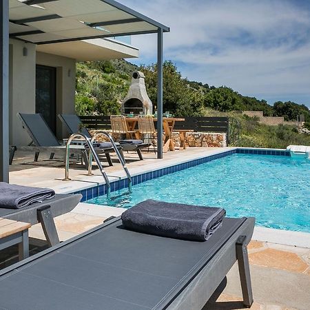 Villa Blue Sea Spathion Exterior photo